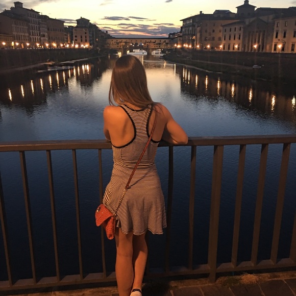 Meet your Posher, Vanessa - Picture 6 of 7